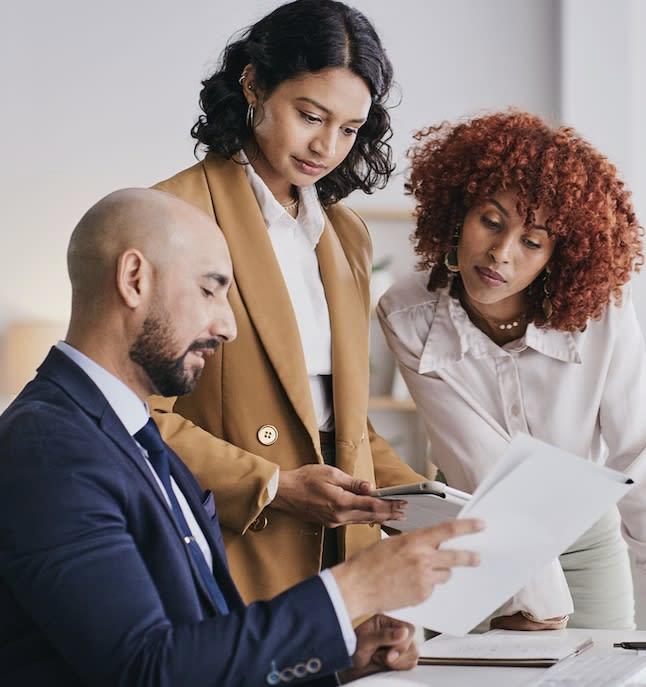 Should I Get a Financial Advisor or an Accountant?