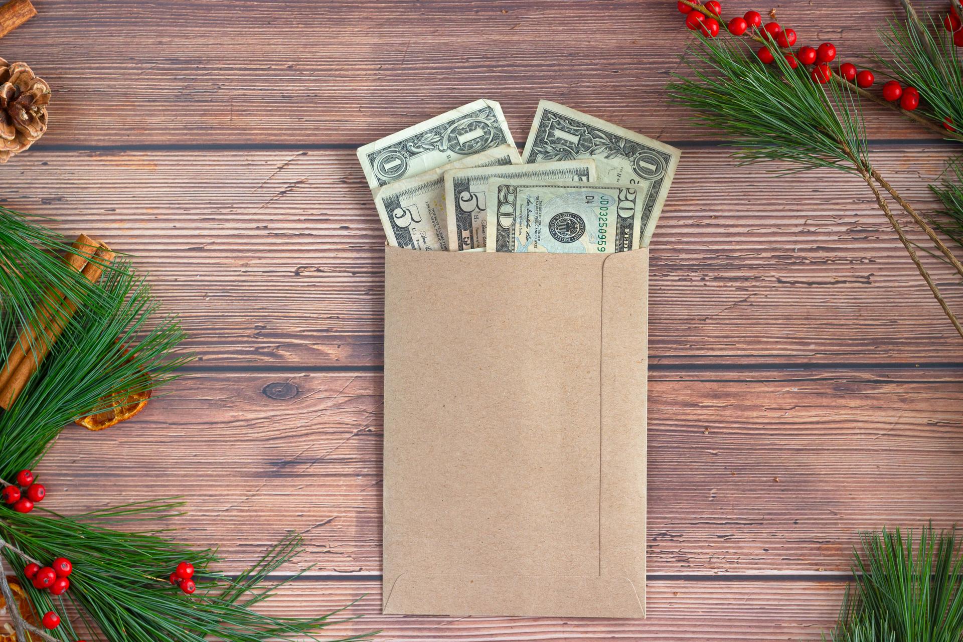5 Tips to Start Your Finances Off Right in 2025